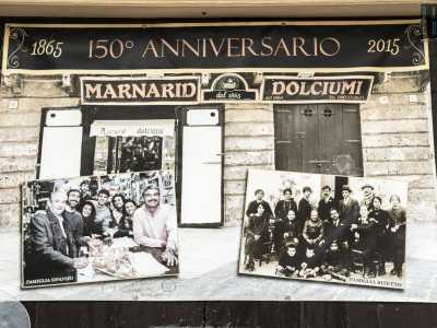 �La bottega un tempo si chiamava Bitetto, ovvero il cognome del fondatore Donato � spiega il 65enne Vito �. Inizialmente questa era una vera e propria fabbrica di dolci e confetti e fu qui che mio padre, all�et� di 7 anni, cominci� a lavoricchiare apprendendo il mestiere, per essere assunto in seguito come dipendente�